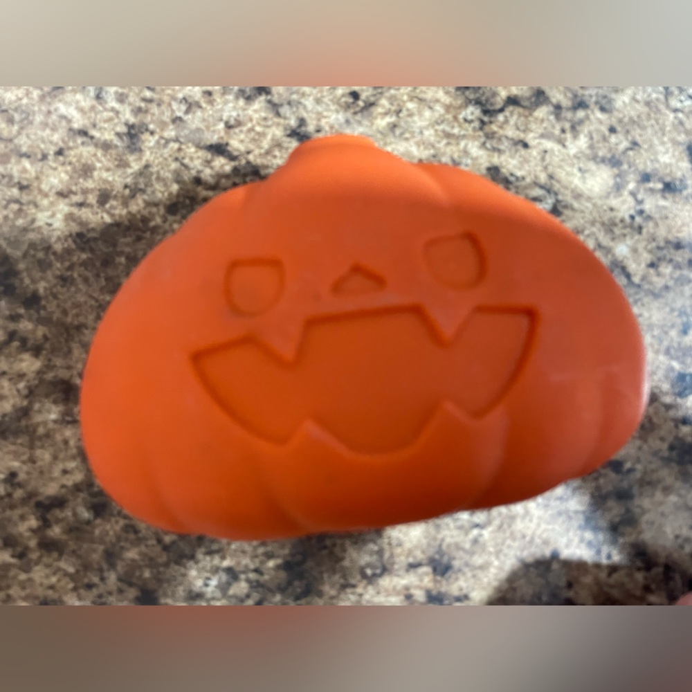 Super Chewer Bark Box Large dog toy Pumpkin Halloween nylabone
